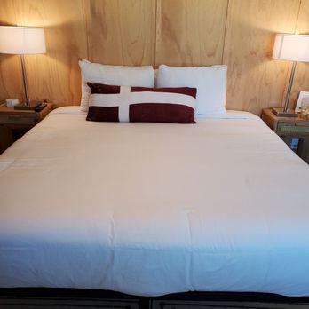 Hotel Hygge - Comfy king bed, clean & crisp bedding - Hotels Near Me - Buellton, California Hotel Hygge - Comfy king bed, clean & crisp bedding - Hotels Near Me - Buellton, California