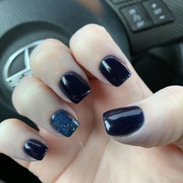 Fun blue nails!