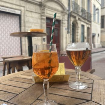 Rebuffy Pub - Leffe and Aperol Sprits - Bars Near Me - Montpellier, 34