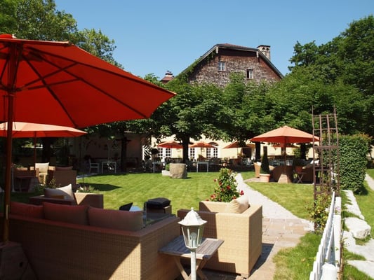 Schlosswirt zu Anif - Biedermeier-Hotel & Restaurant | Tagungshotel & Hochzeitsfeiern by null