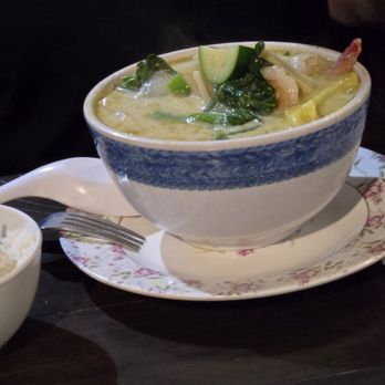 Sala Thai - green curry with shrimp and more veggies - Thai Near Me - Honolulu, Hawaii