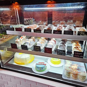 Rois Cream - Cafes Near Me - Toronto, Ontario