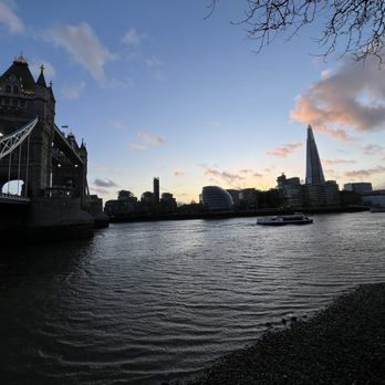 London Bridge - Landmarks & Historical Buildings Near Me