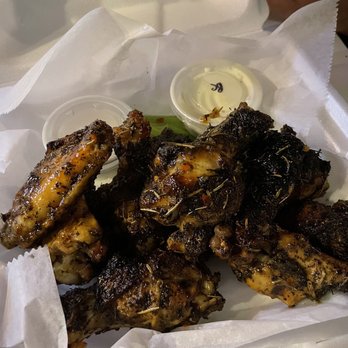 Lee's Grocery - Sweet Thai Chili Wings - Pizza Near Me - Tampa, Florida