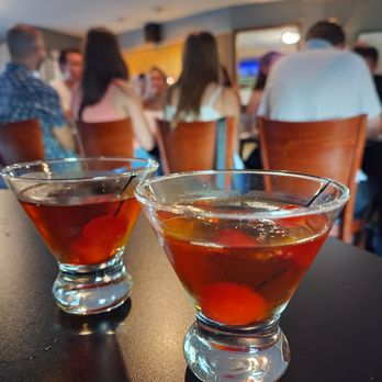 Club 23 - Manhattans deux - American Near Me - Wisconsin Dells, Wisconsin Club 23 - Manhattans deux - American Near Me - Wisconsin Dells, Wisconsin