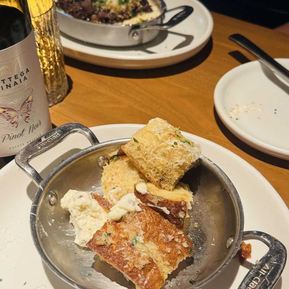 North Italia - Truffle White Truffle Garlic Bread and Short Rib Lasagna Bianca - Italian Near Me - Gilbert, Arizona North Italia - Truffle White Truffle Garlic Bread and Short Rib Lasagna Bianca - Italian Near Me - Gilbert, Arizona