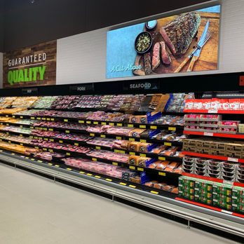 ALDI - a display of meat in a grocery store - Grocery Near Me - Tallahassee, Florida