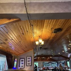 Knotty Pine On the Bayou - The place is gorgeous rustic!