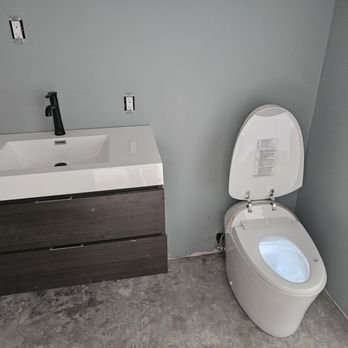 Fante Construction - Bathroom remodel with new toilet and sink - General Contractors Near Me - San Diego, California Fante Construction - Bathroom remodel with new toilet and sink - General Contractors Near Me - San Diego, California