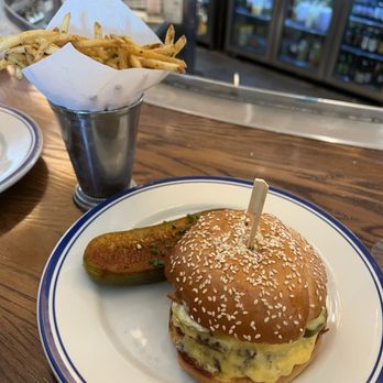 Hudson House - HH Burger and Fries - Bars Near Me - Fort Worth, Texas Hudson House - HH Burger and Fries - Bars Near Me - Fort Worth, Texas
