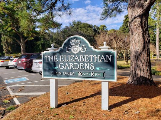 Elizabethan Gardens by null