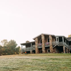 Stoney Creek B&B - View of the main house as you're driving up the driveway