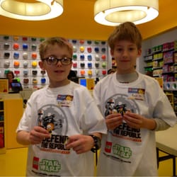 The Lego Store - Builder's Club