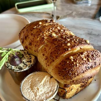 Wolf by Vanderpump at Caesars Republic Lake Tahoe - wolf bread - American Near Me - Stateline, Nevada