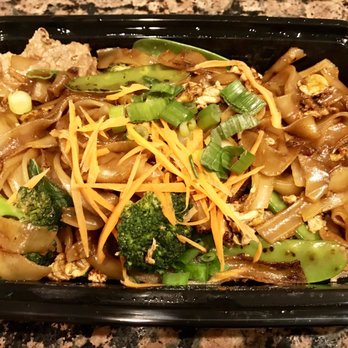 Thai Thani Restaurant - Beef pad see ew - Thai Near Me - Walnut Creek, California Thai Thani Restaurant - Beef pad see ew - Thai Near Me - Walnut Creek, California