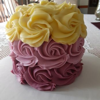 Sister Sweets - 4" 3 layer vanilla cake with buttercream frosting - Bakeries Near Me Sister Sweets - 4" 3 layer vanilla cake with buttercream frosting - Bakeries Near Me