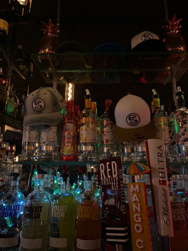 THE SILVER FOX STARLITE LOUNGE - 40 Photos & 45 Reviews - 702 18th St