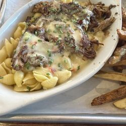 Quinton's Bar & Deli - Smokin Mac and Cheese. Spicier than I thought it would be, but very tasty!