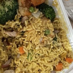 Golden Dragon - Deceiving fried rice. Looks good but has absolutely no flavor! Terrible!