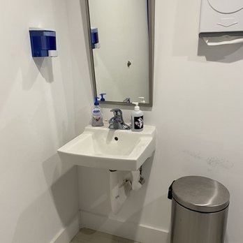 JETSET Pilates - Edgewater - Ladies restroom - Pilates Near Me - Miami, Florida