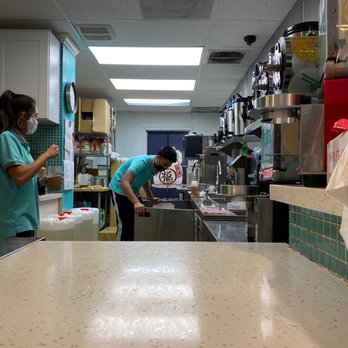 T4 - This worker helped me out so much, great personality! He explained the drinks really well - Juice Bars & Smoothies Near Me - Palo Alto, California T4 - This worker helped me out so much, great personality! He explained the drinks really well - Juice Bars & Smoothies Near Me - Palo Alto, California