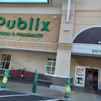 Publix Super Markets - the entrance to the publix - Grocery Near Me - Gainesville, Florida