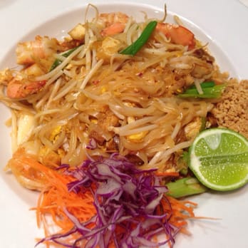 Chaba Thai Kitchen - Shrimp Pad Thai - delish! - Thai Near Me - San Diego, California