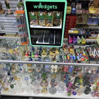Smokeland Smoke - Special pipes & filter tips.
Glass pipes & ashtrays - Tobacco Shops Near Me - Old Bridge, New Jersey