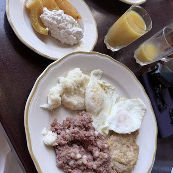 Trotters Restaurant - Breakfast Buffett - Southern Near Me - Charleston, South Carolina Trotters Restaurant - Breakfast Buffett - Southern Near Me - Charleston, South Carolina