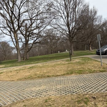 Cherokee Park - Views from near top of hill at Hogan's Fountain - Parks Near Me - Louisville, Kentucky