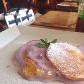 Restaurace Švanda Dudák - Lívance s borůvkovým žahourem/pancakes with blueberry sauce 55,- - Czech Near Me - Strakonice, JC