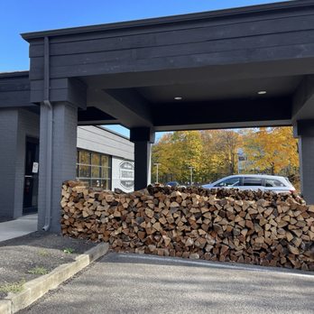Handsome Devil - Entrance of building - Barbeque Near Me - Newburgh, New York