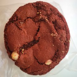 Sweet Treats Delight Bakery - Red velvet cookie