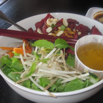 Bun Me! - Bun Cha Bowl w/ Grilled Pork ($5.95) - Vietnamese Near Me - Northridge, California Bun Me! - Bun Cha Bowl w/ Grilled Pork ($5.95) - Vietnamese Near Me - Northridge, California