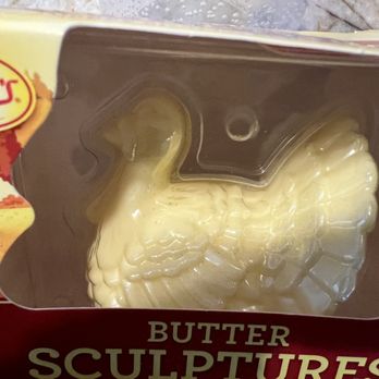 Market 32 - Price Chopper - butter sculpture of a duck - Grocery Near Me - Schenectady, New York Market 32 - Price Chopper - butter sculpture of a duck - Grocery Near Me - Schenectady, New York