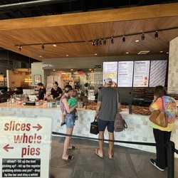 Andy's Pizza - Fairfax - Semi busy, always good for business.