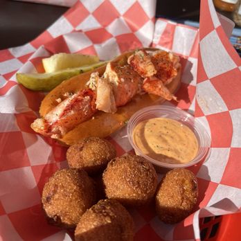 Georgetown Seafood - Maine Lobster Roll Combo - Seafood Near Me - Washington, DC, District of Columbia