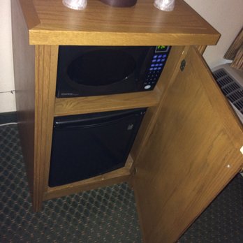 Drury Inn & Suites Poplar Bluff - Fridge and microwave - Hotels Near Me - Poplar Bluff, Missouri Drury Inn & Suites Poplar Bluff - Fridge and microwave - Hotels Near Me - Poplar Bluff, Missouri