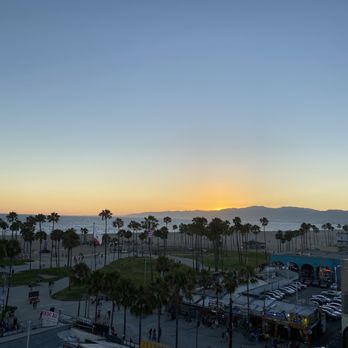 High Rooftop Lounge - Lounge area - Lounges Near Me - Venice, California High Rooftop Lounge - Lounge area - Lounges Near Me - Venice, California