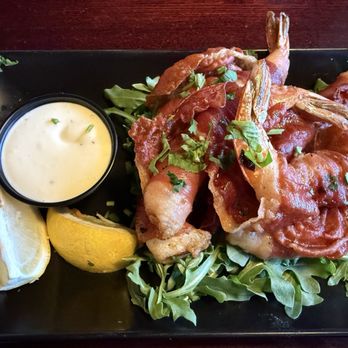 Ciao Bella - Bella Shrimp - prosciutto wrapped shrimp, deep fried, serve with a lemon aïoli on a bed of arugula. - Pizza Near Me - Prescott Valley, Arizona