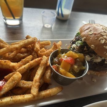 Eclectic Bar and Grill - Summit burger - Burgers Near Me - Silverthorne, Colorado