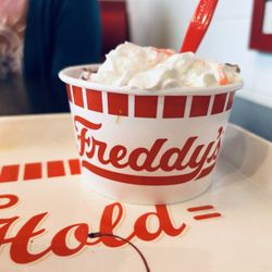 Freddy's Frozen Custard & Steakburgers - Turtle ice cream