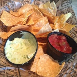 Texas Longhorn Steakhouse - Salsa & guacamole med nachochips