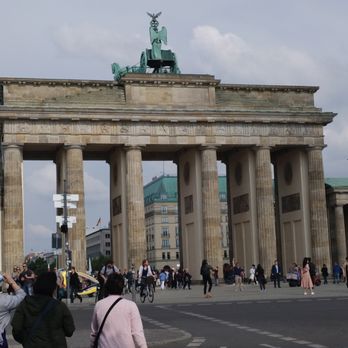 Brandenburger Tor - Landmarks & Historical Buildings Near Me - Berlin, BE