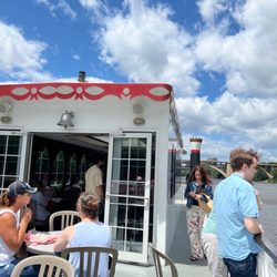 Paradise Charter Cruises and Minneapolis Queen - Perfect day to be out on a boat!