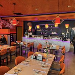 Lanzhou Ramen N Sushi - Internal decor