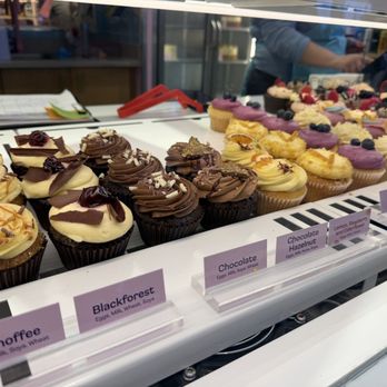 Lola's Cupcakes - Cupcakes Near Me - London, XGL