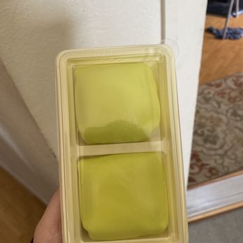 Hui Lau Shan - C5. Durian Pancake - Desserts Near Me - Berkeley, California