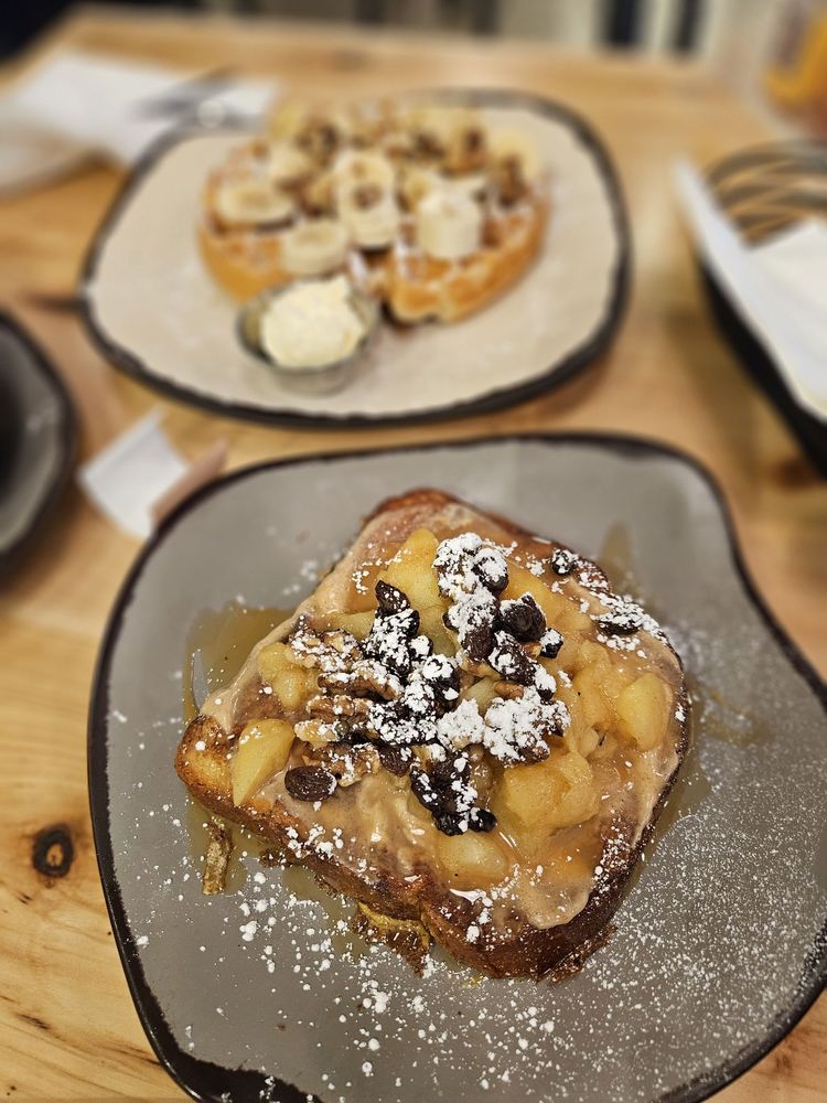 Egg Harbor Cafe