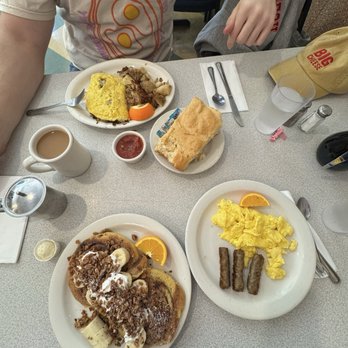 Ocean Diner - eggs and sausage - Diners Near Me - Hermosa Beach, California